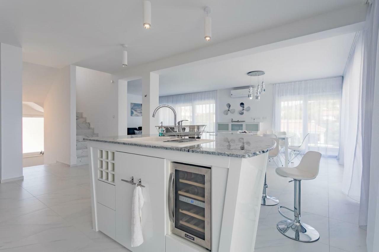Villa Compass; Luxury Experience In Natural Bay. Ražanj Exteriör bild
